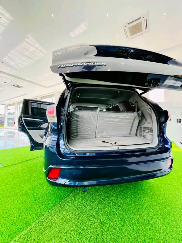 Thumbnail 6 of 2015 TOYOTA Highlander XLE