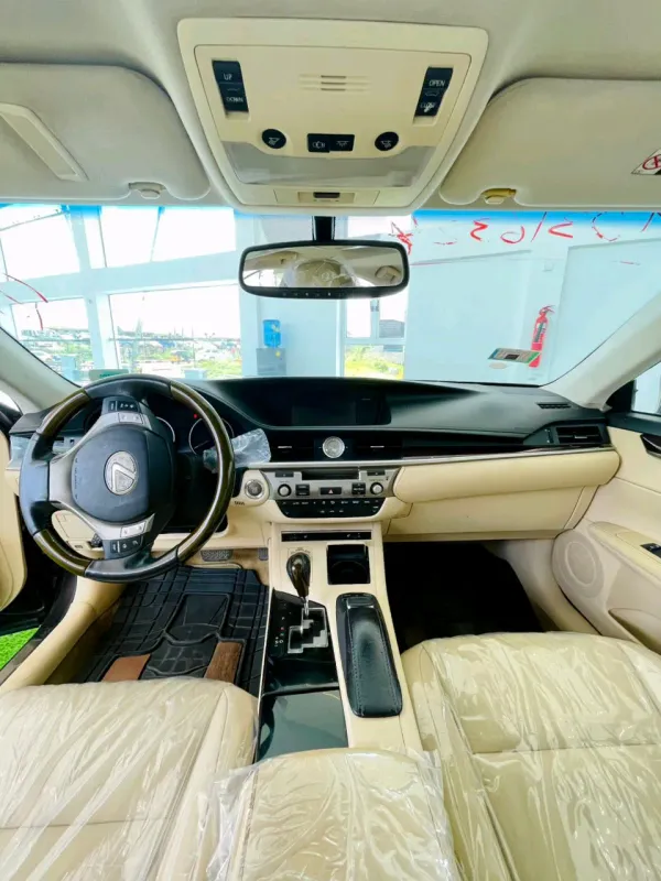 Thumbnail 4 of 2013 LEXUS ES 350