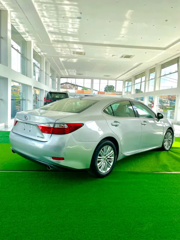 Main image of 2014 LEXUS ES 350