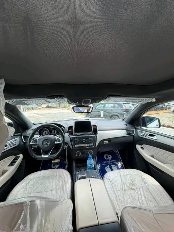 Thumbnail 2 of 2018 Mercedes-Benz GLE-Class