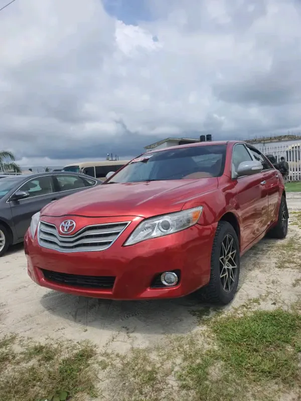 Main image of 2010 Toyota Camry LE