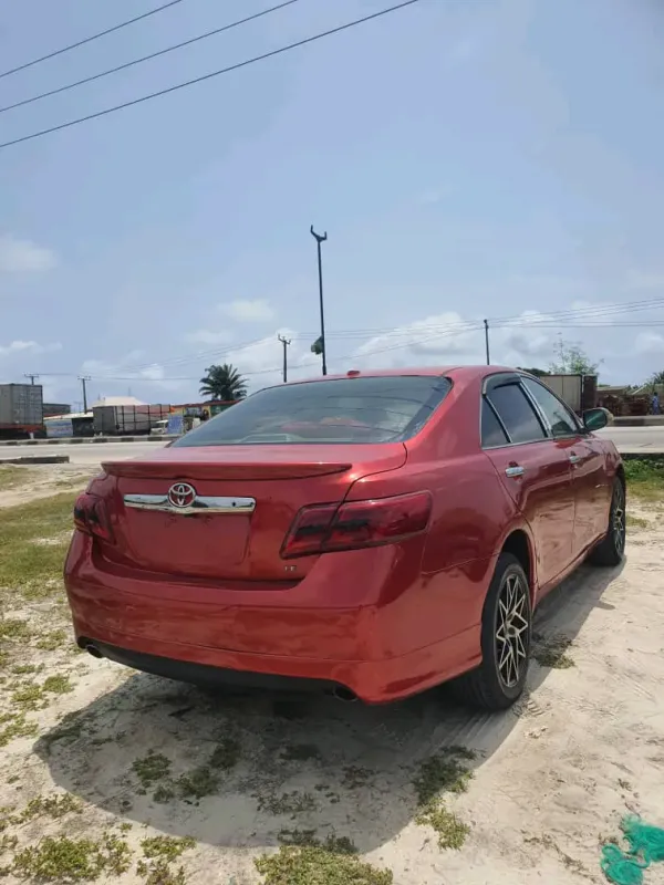 Thumbnail 9 of 2010 Toyota Camry LE