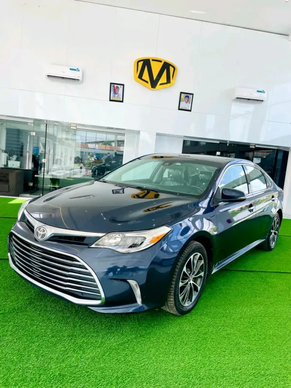 Thumbnail 2 of 2017 TOYOTA Avalon XLE