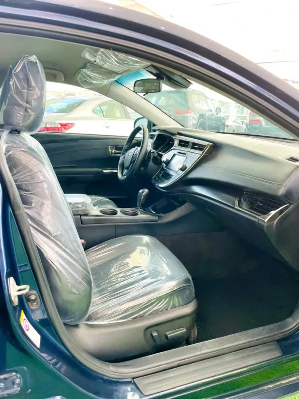 Thumbnail 4 of 2017 TOYOTA Avalon XLE