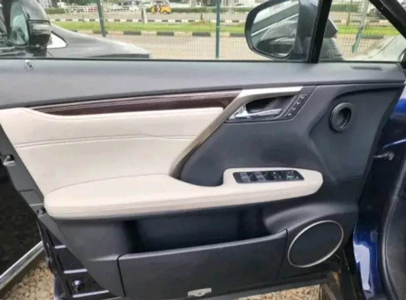 Thumbnail 2 of 2018 Lexus RX