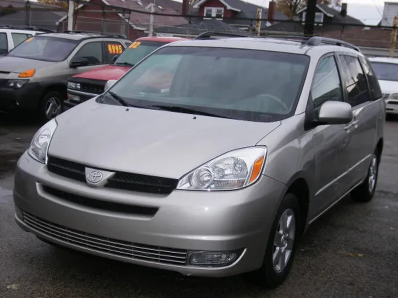 Main image of 2006 Toyota Sienna SE