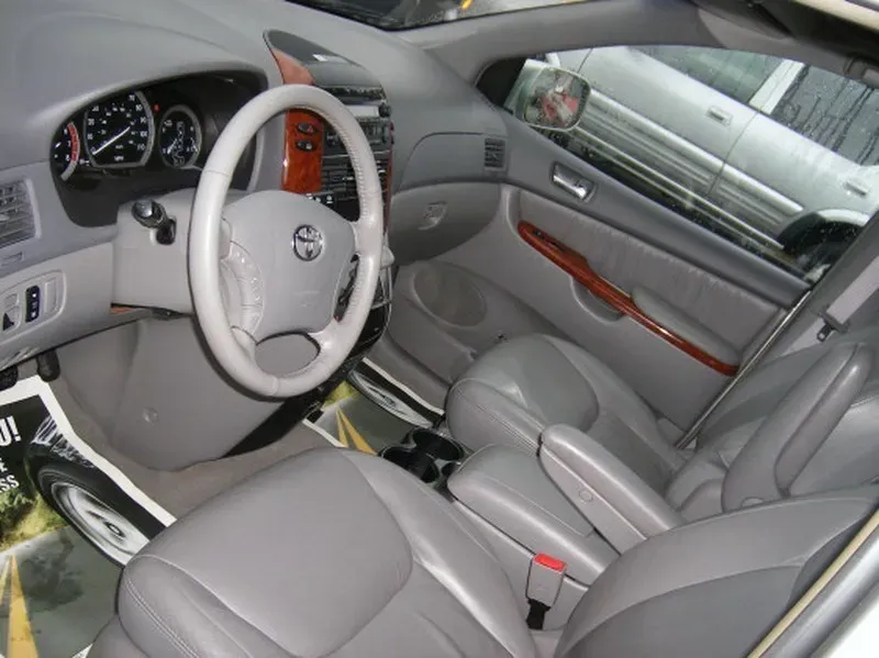Thumbnail 2 of 2006 Toyota Sienna SE