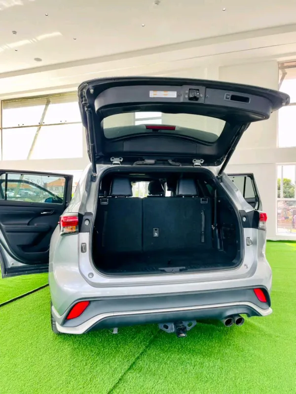 Thumbnail 3 of 2022 TOYOTA Highlander XSE