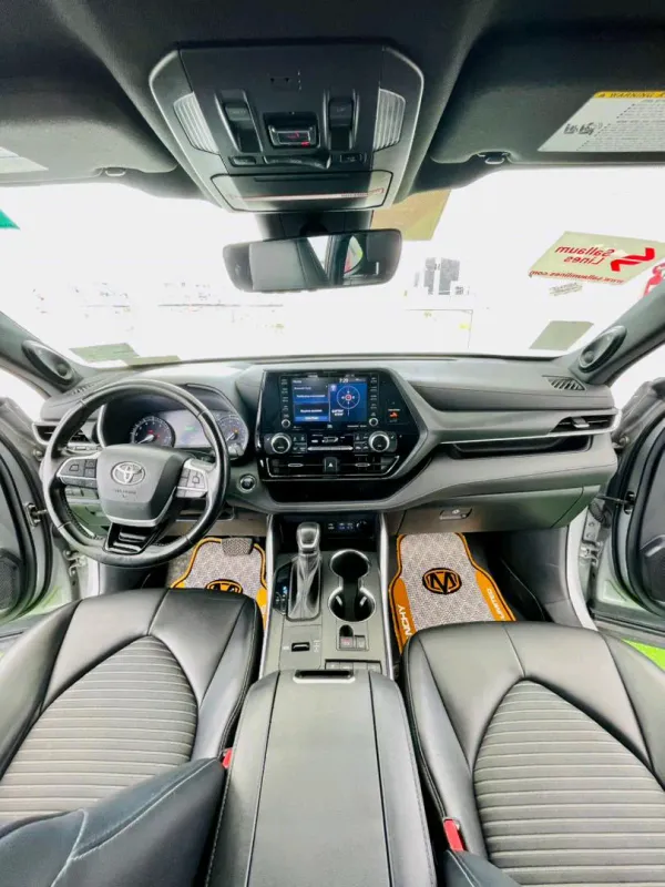 Thumbnail 5 of 2022 TOYOTA Highlander XSE