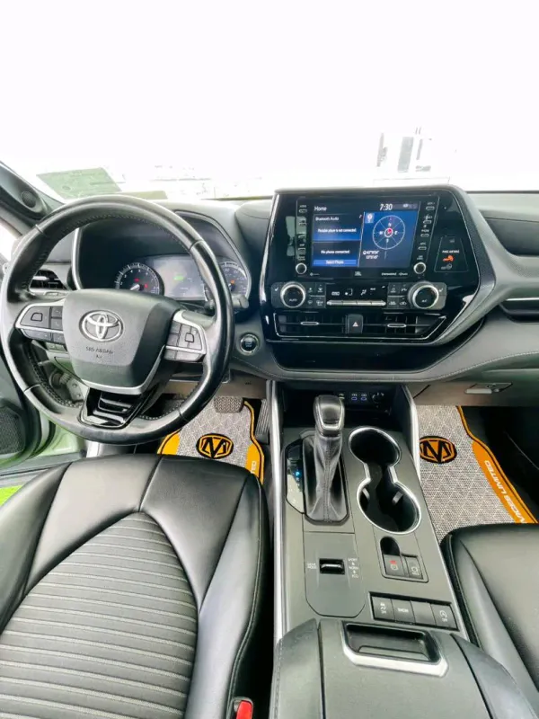 Thumbnail 6 of 2022 TOYOTA Highlander XSE