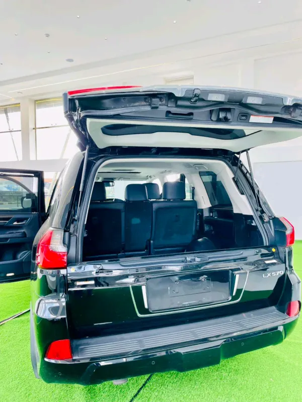 Thumbnail 8 of 2018 LEXUS LX LX570