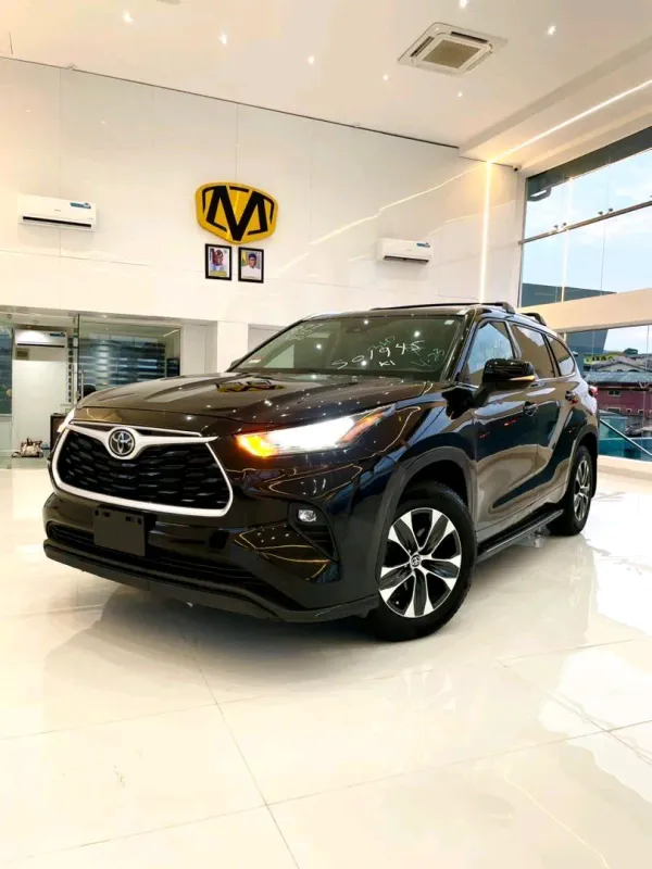 Main image of 2020 TOYOTA Highlander XLE AWD