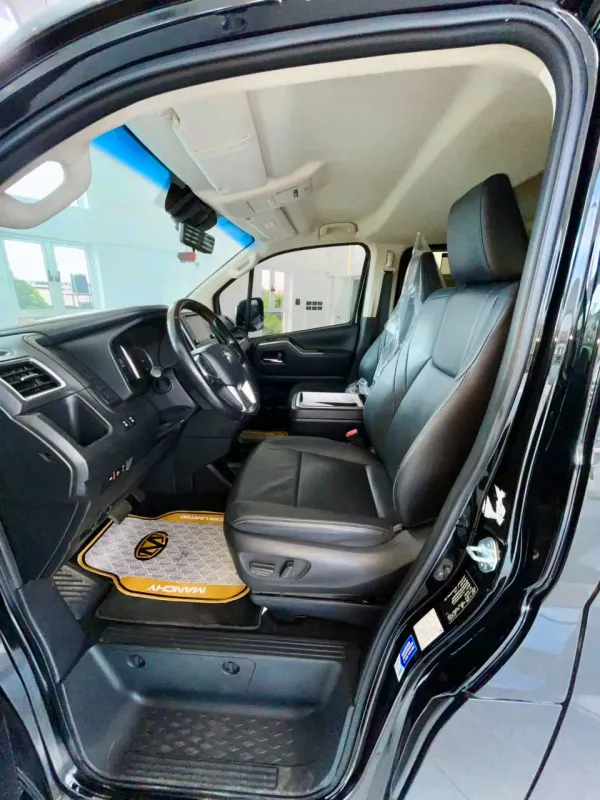 Thumbnail 3 of 2022 TOYOTA HiAce