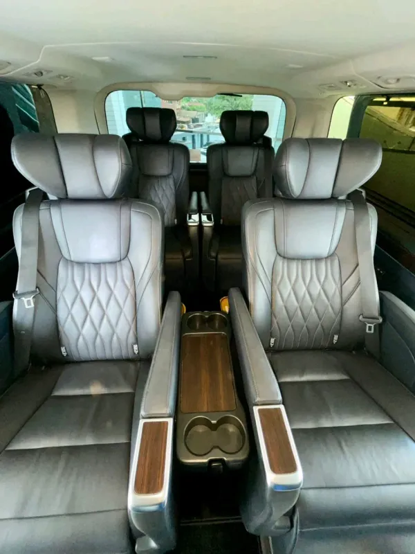 Thumbnail 7 of 2022 TOYOTA HiAce