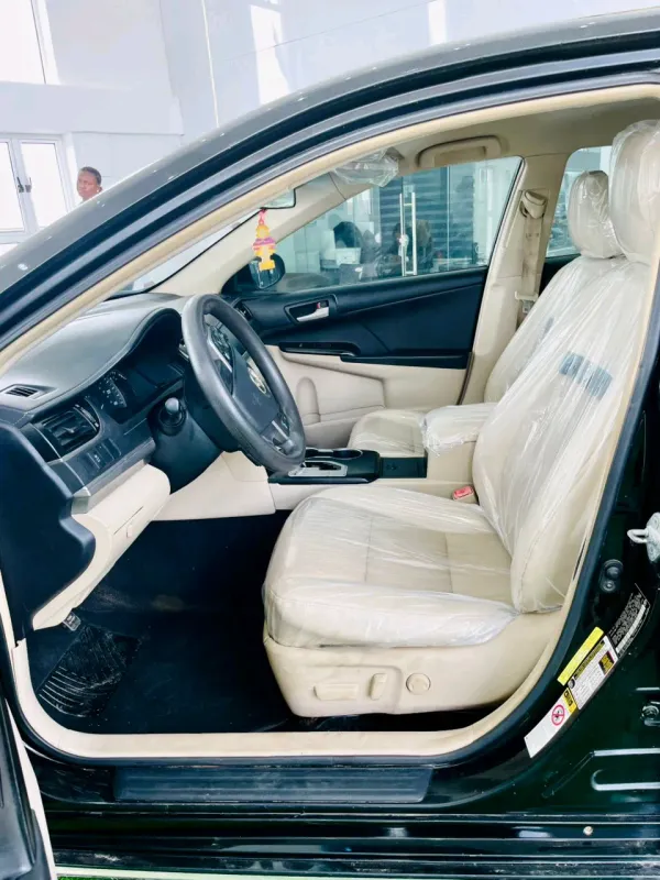 Thumbnail 4 of 2012 TOYOTA Camry LE