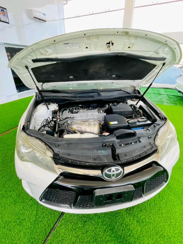 Thumbnail 6 of 2016 TOYOTA Camry SE