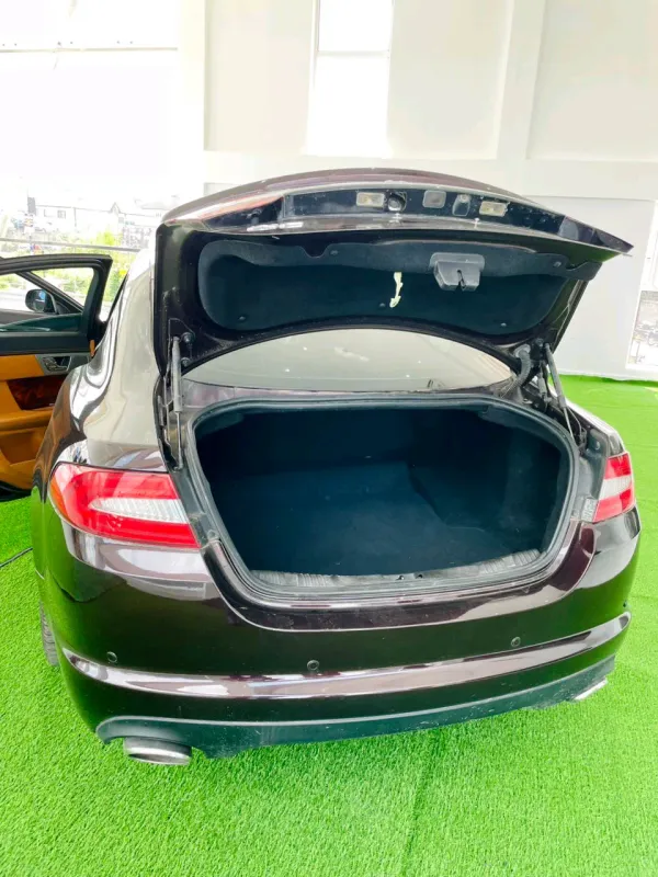 Thumbnail 9 of 2012 JAGUAR XF XF