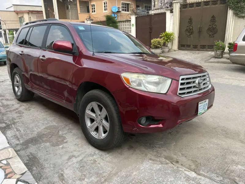 Main image of 2010 Toyota Highlander limited