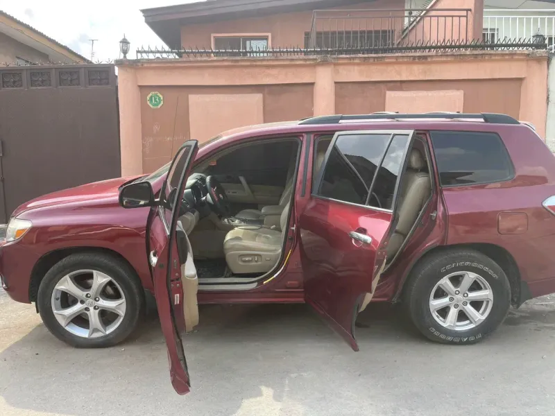 Thumbnail 3 of 2010 Toyota Highlander limited