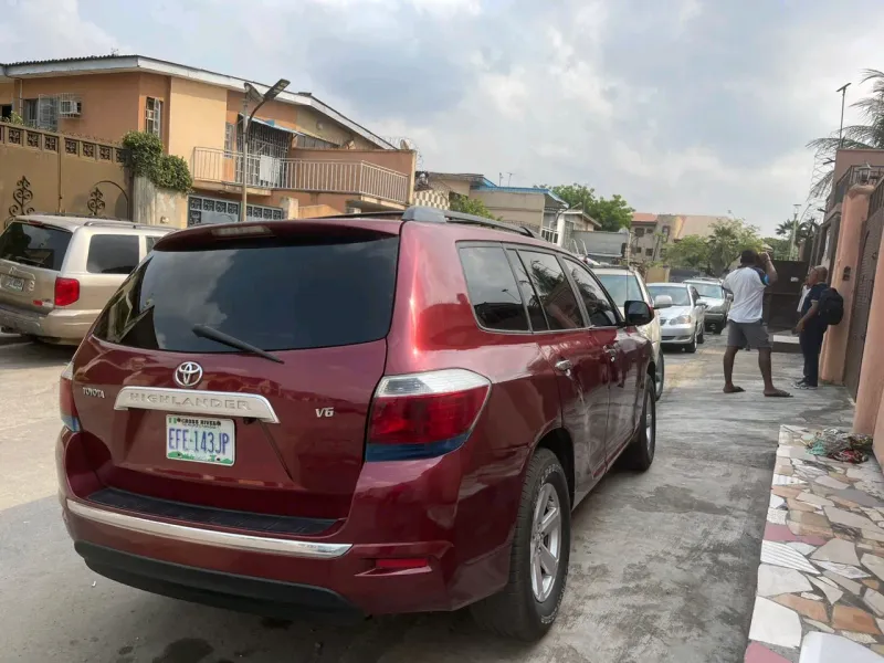 Thumbnail 10 of 2010 Toyota Highlander limited