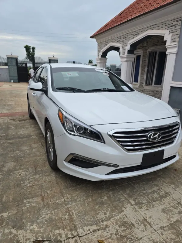 Main image of 2015 Hyundai Sonata