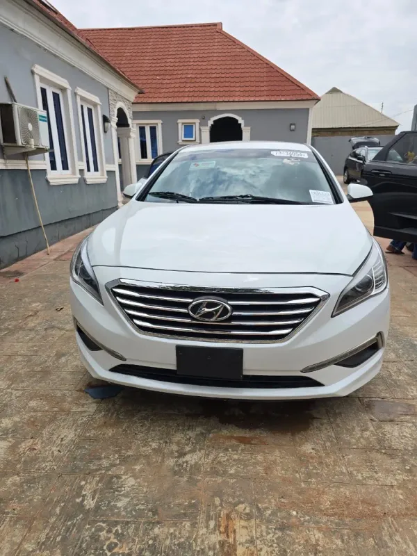 Thumbnail 3 of 2015 Hyundai Sonata