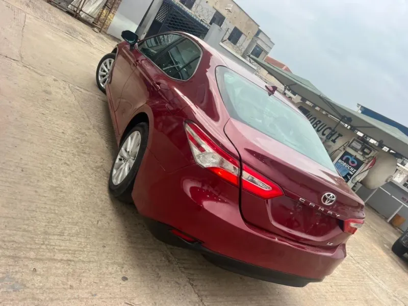 Thumbnail 5 of 2020 Toyota Camry LE