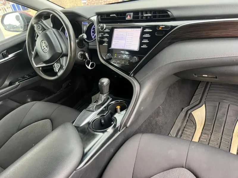 Thumbnail 7 of 2020 Toyota Camry LE