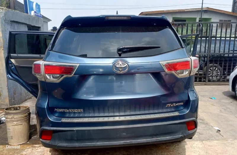 Thumbnail 5 of 2016 Toyota Highlander XLE