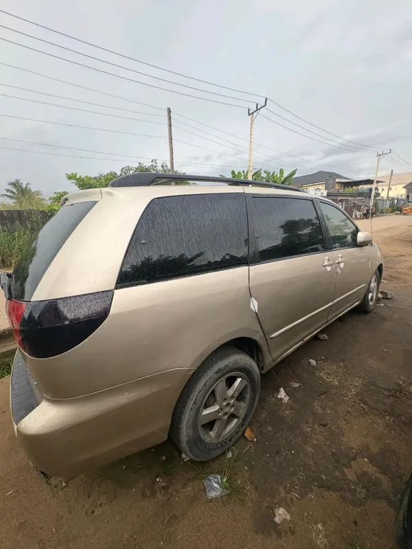 Thumbnail 4 of 2004 TOYOTA Sienna