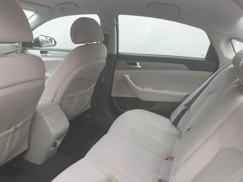 Thumbnail 4 of 2015 Hyundai Sonata se