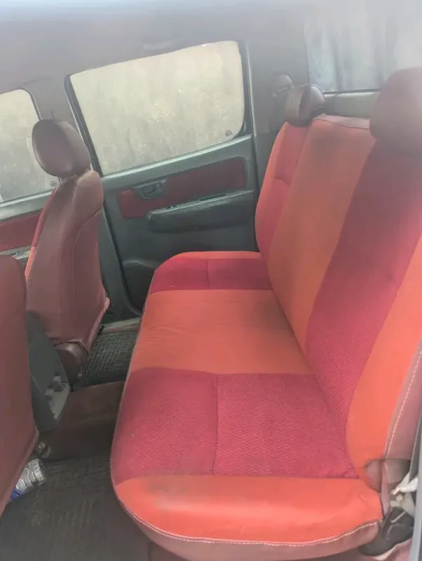 Thumbnail 4 of 2010 Toyota Hilux