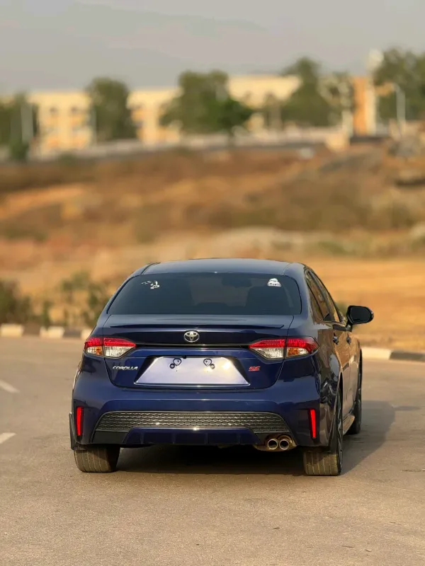 Thumbnail 3 of 2020 Toyota Corolla se