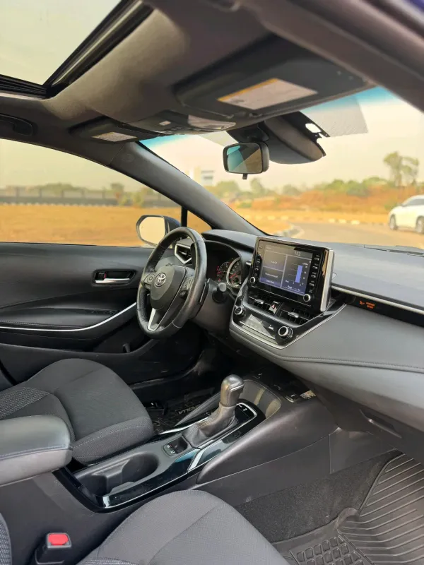 Thumbnail 4 of 2020 Toyota Corolla se