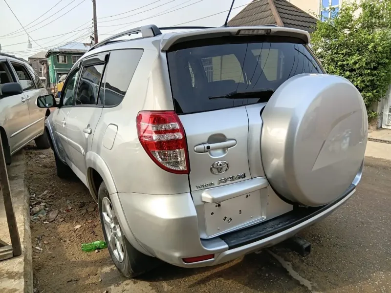 Thumbnail 3 of 2011 Toyota RAV4