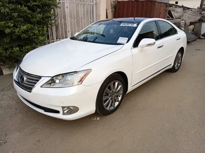 Main image of 2013 Lexus ES 350