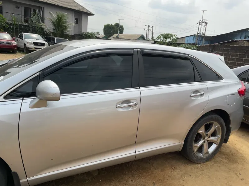 Thumbnail 2 of 2011 TOYOTA Venza