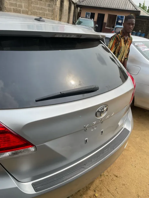 Thumbnail 3 of 2011 TOYOTA Venza