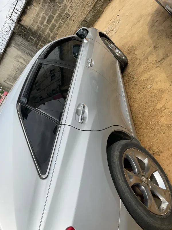 Thumbnail 4 of 2011 TOYOTA Venza