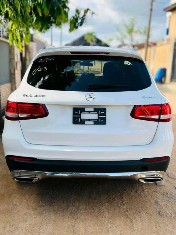 Thumbnail 2 of 2017 Mercedes-Benz GLC-Class