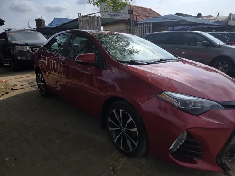 Thumbnail 4 of 2018 Toyota Corolla