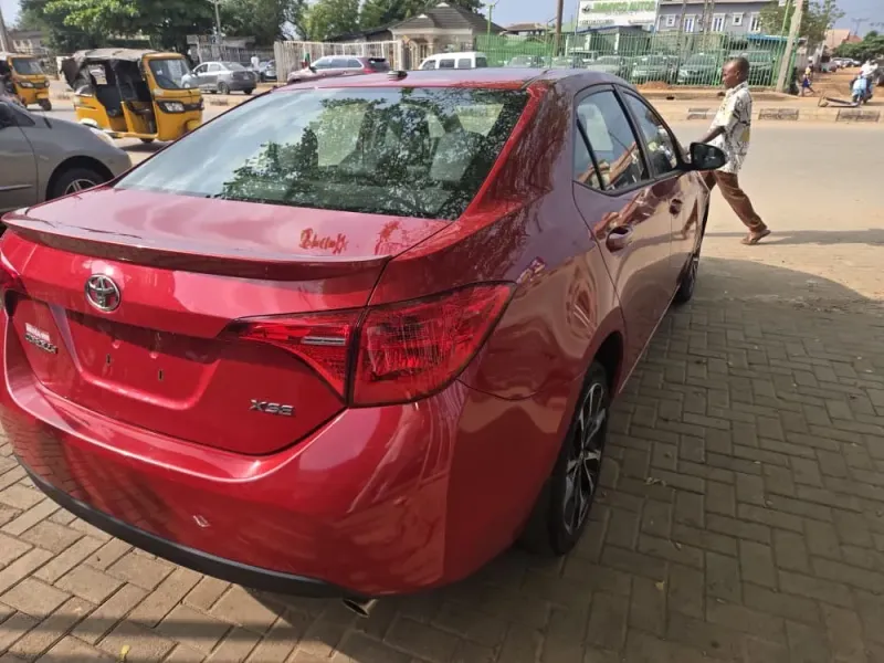 Thumbnail 8 of 2018 Toyota Corolla