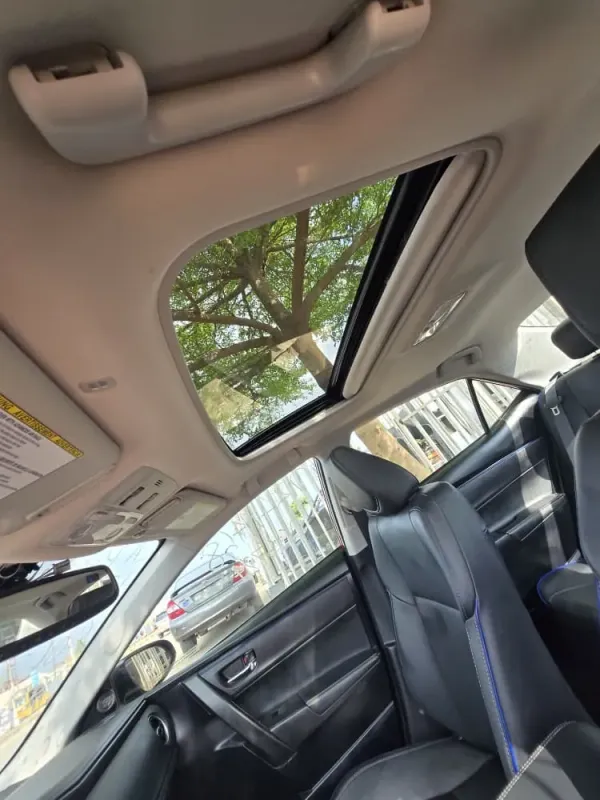 Thumbnail 10 of 2018 Toyota Corolla