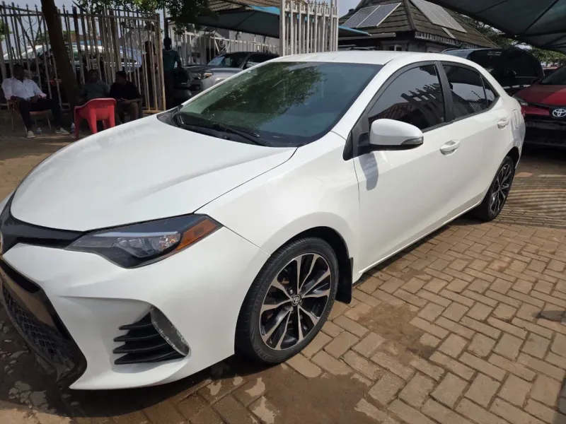 Thumbnail 4 of 2017 Toyota Corolla