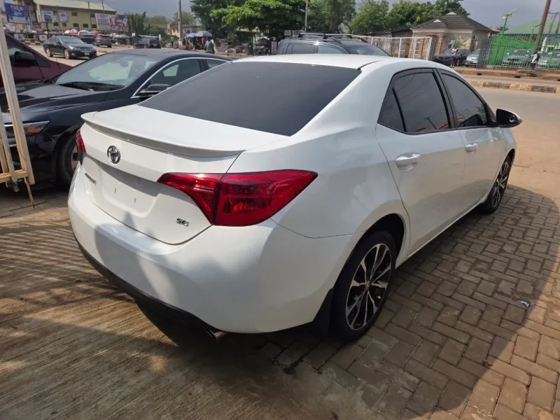 Thumbnail 8 of 2017 Toyota Corolla