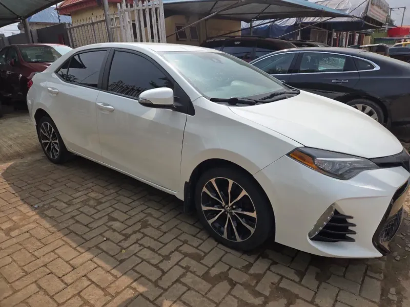 Thumbnail 9 of 2017 Toyota Corolla