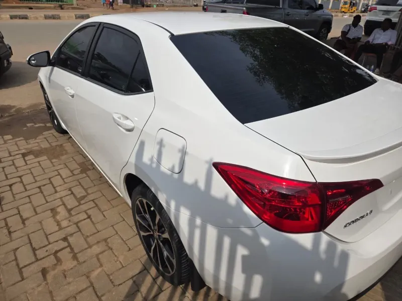 Thumbnail 10 of 2017 Toyota Corolla