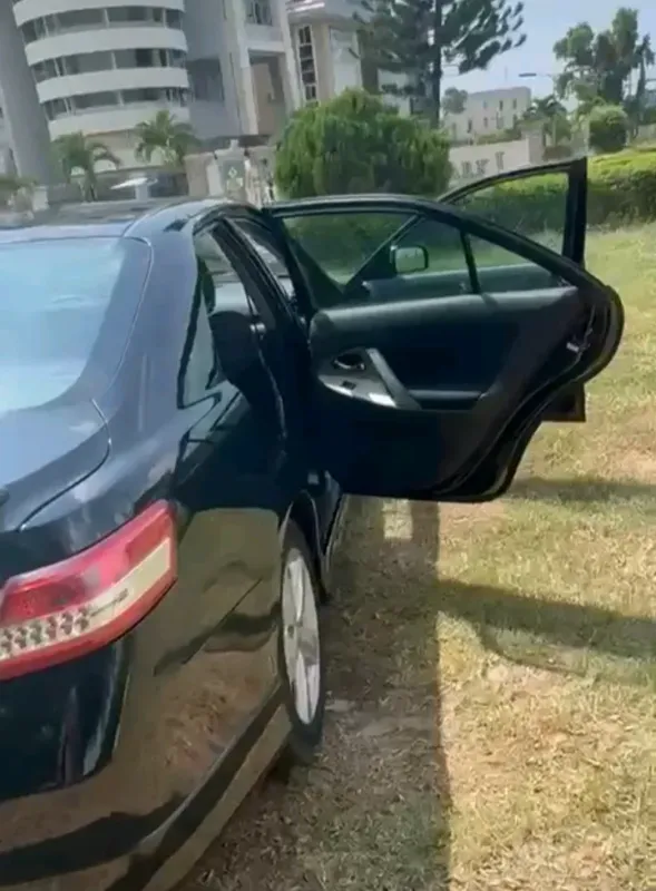 Thumbnail 3 of 2012 Toyota Camry XLE