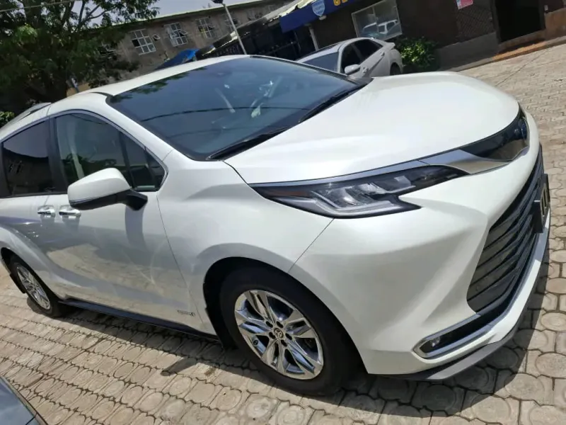 Thumbnail 6 of 2025 Toyota Sienna