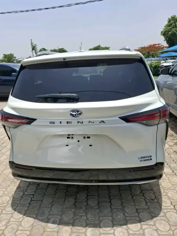 Thumbnail 7 of 2025 Toyota Sienna
